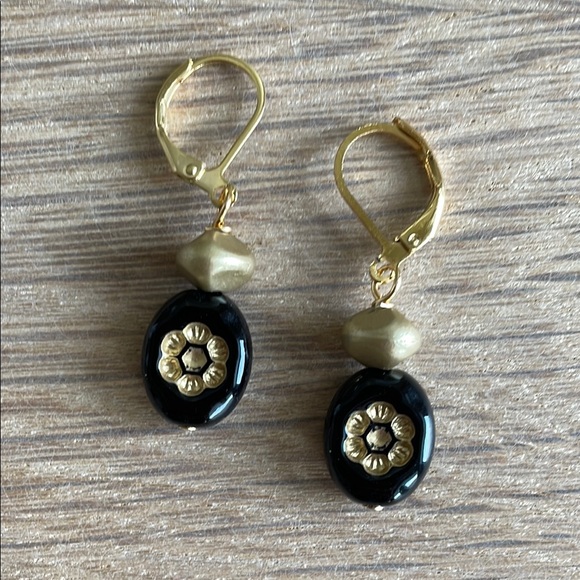 HAND CRAFTED PIERCED EARRINGS - Picture 6 of 14